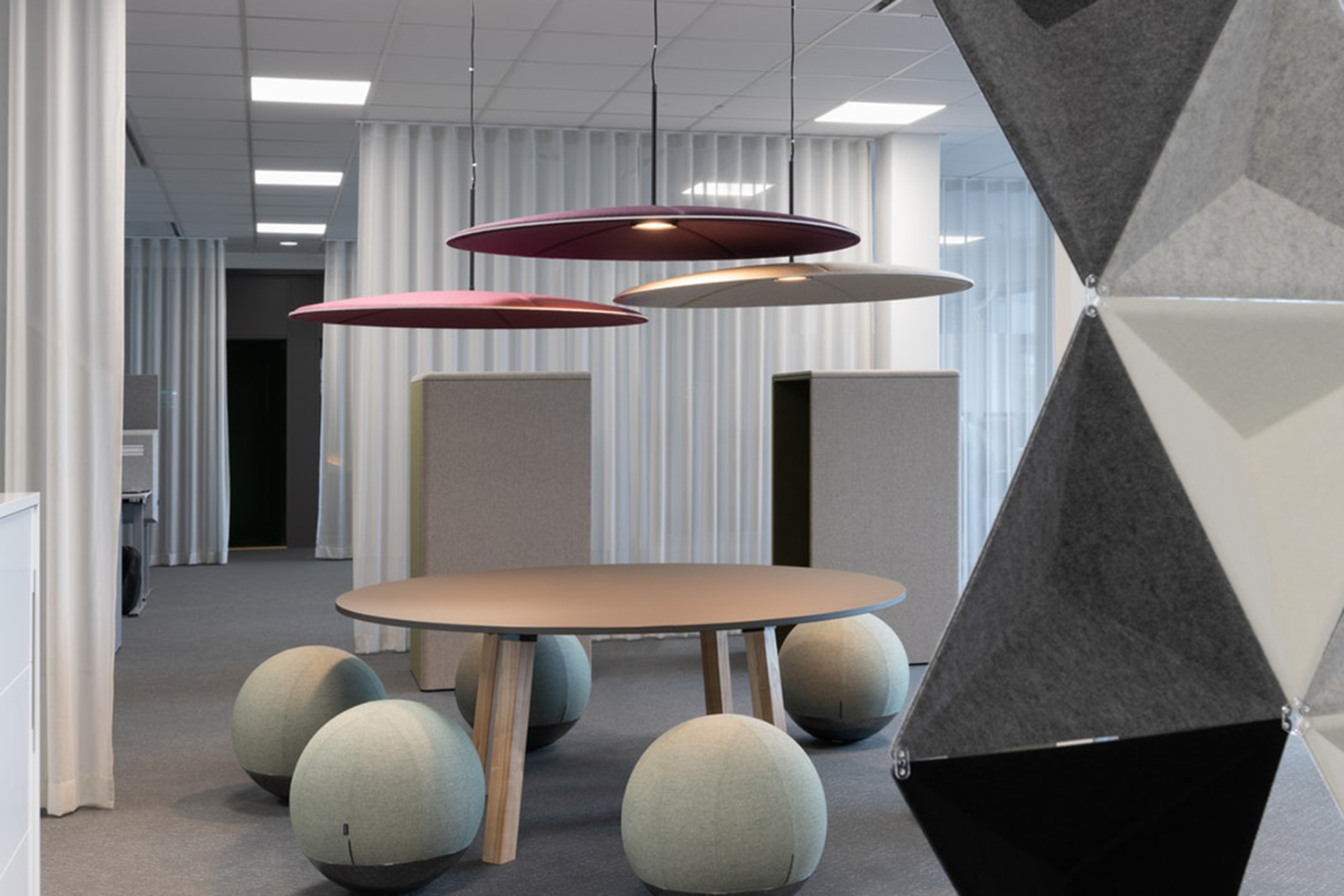 Lily akustische Lampe