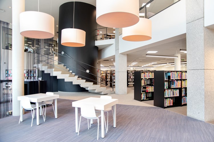 Öffentliche Bibliothek